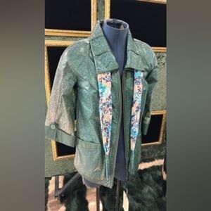 Macrevis Green Women's Leather And Fur Jacket with Floral Accents